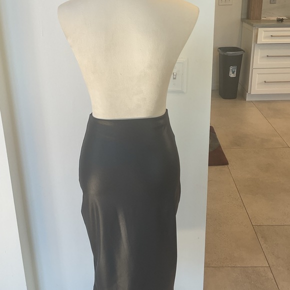 Popilush Black Faux Leather Skirt - Picture 5 of 10